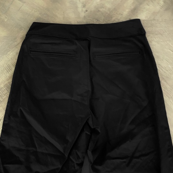 Banana Republic | black Capris - Picture 3 of 3